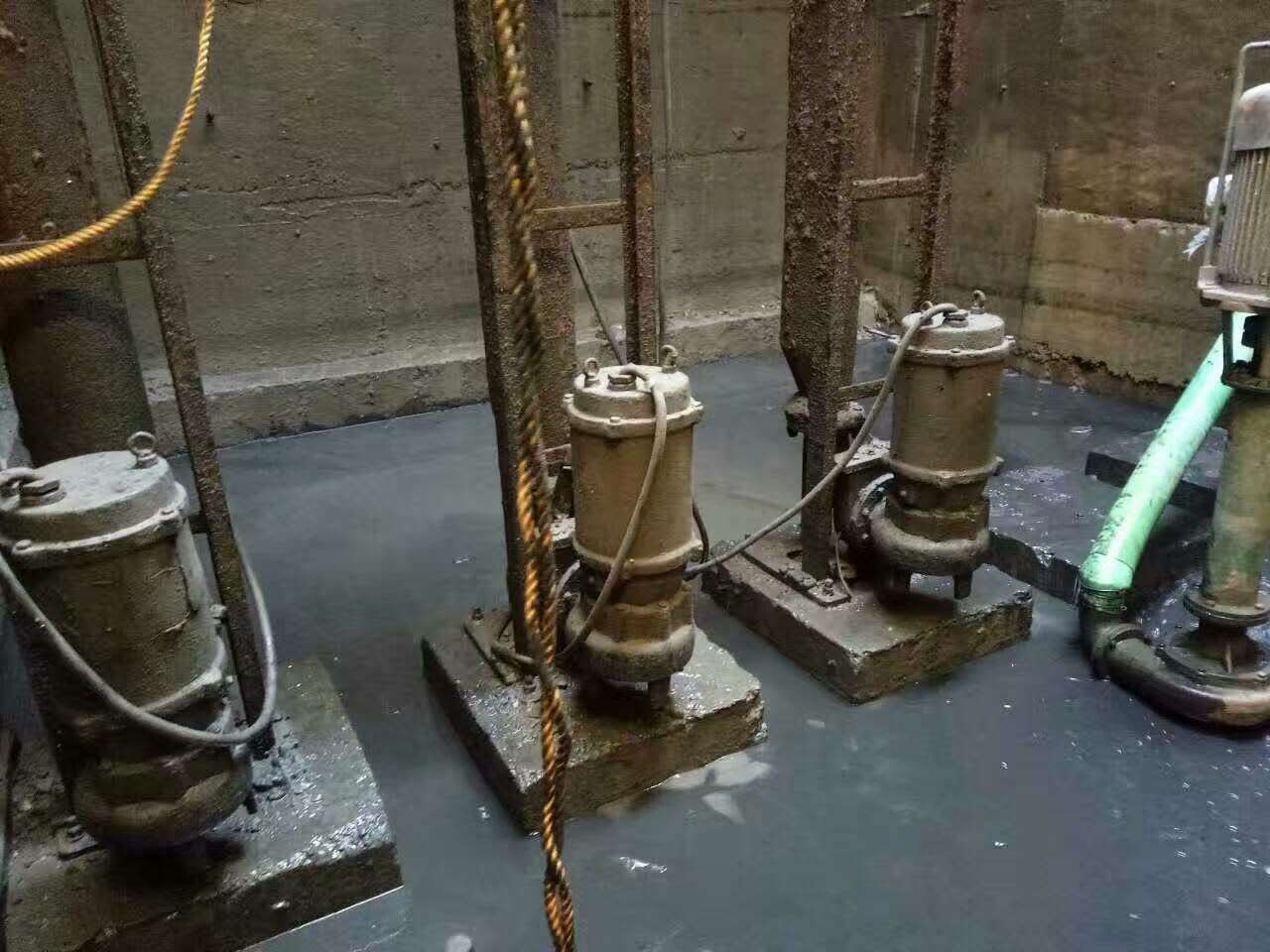 河津污水池清理